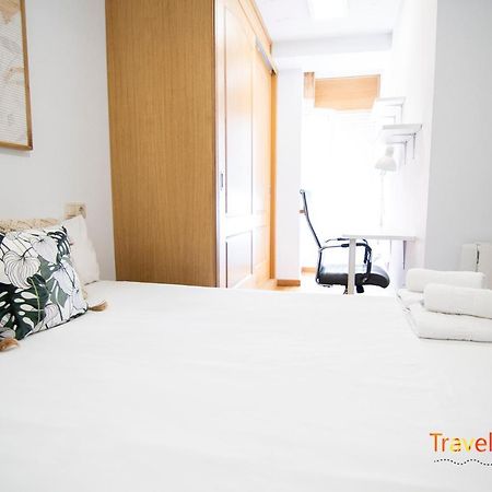 Bright Entire Apartment- Gp 1A ซานติอาโก เด กอมโปสเตลา ภายนอก รูปภาพ